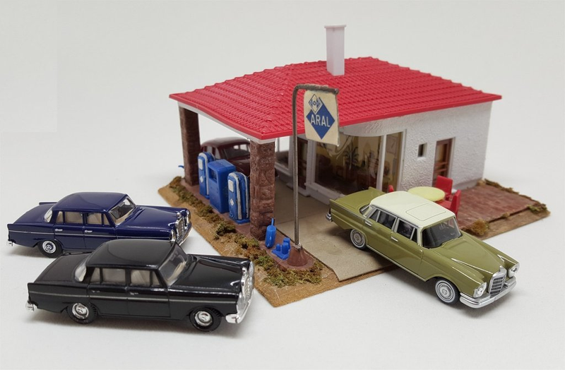 Illustration for article titled Surprise Saturday - HO Scale Aral Station